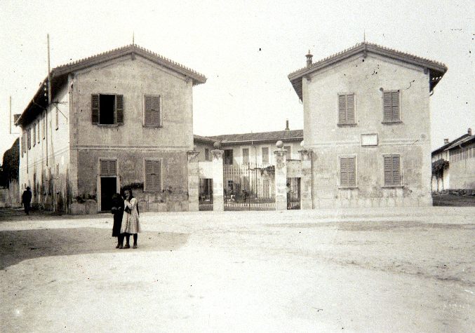 Cuggiono - Piazza Belloli (ora Piazza Gualdoni) e casa di Ercole Belloli - Foto Gianfranco Scotti