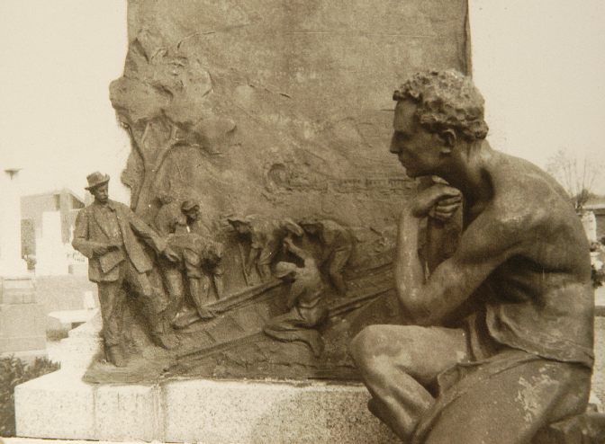 Cuggiono , particolare del monumento di Ercole Belloli - Foto Gianfranco Scotti 